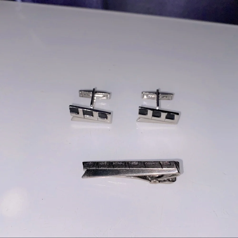 Silver train style cufflinks &‎ matching tie clip